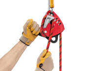 Petzl Abseiler MAESTRO Detail 1 Petzl Abseiler MAESTRO Detail 1
