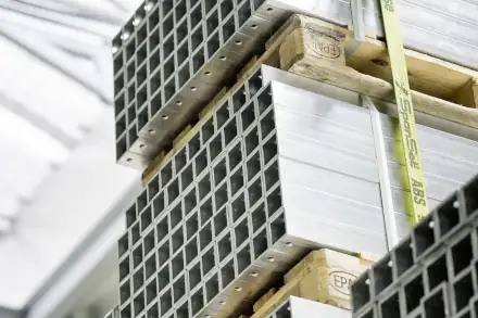 Portalkrane aus Aluminium bei Schilling