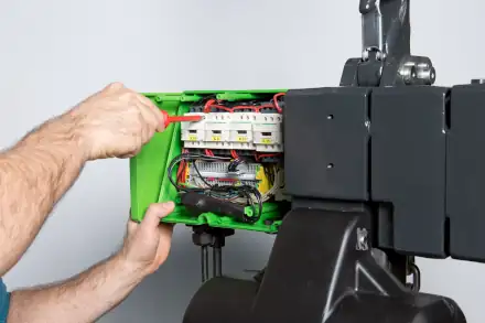 Elektrische Prüfung am Stahl CraneSystem ST