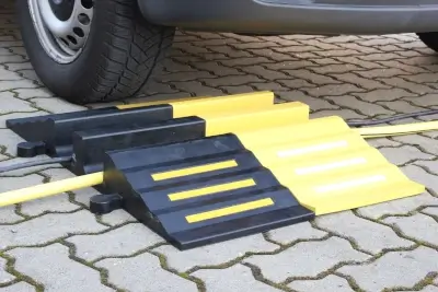 Kabelbrücke mit Auto Kabelbrücke mit Auto